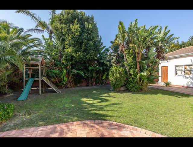 5 BEDROOM HOUSE FOR SALE IN CONSTANTIA